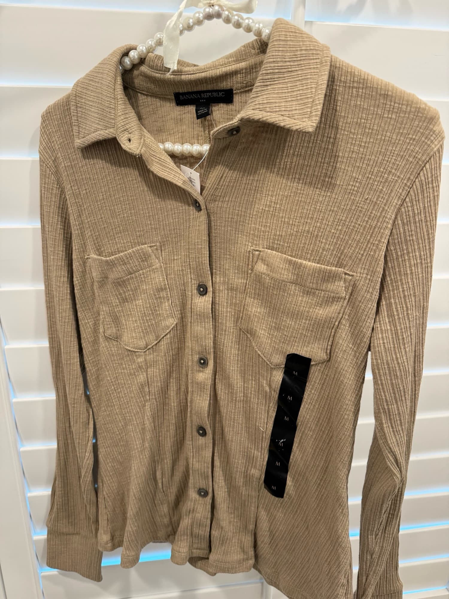 새상품💎바나나리퍼블릭. 베이지빛 버튼 셔츠(미듐) - 1