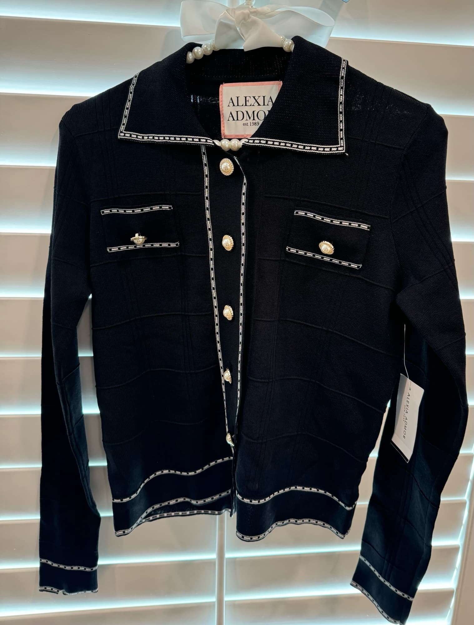 새상품💎알렉시아 애드모어. 블랙 가디건 스몰. - 1