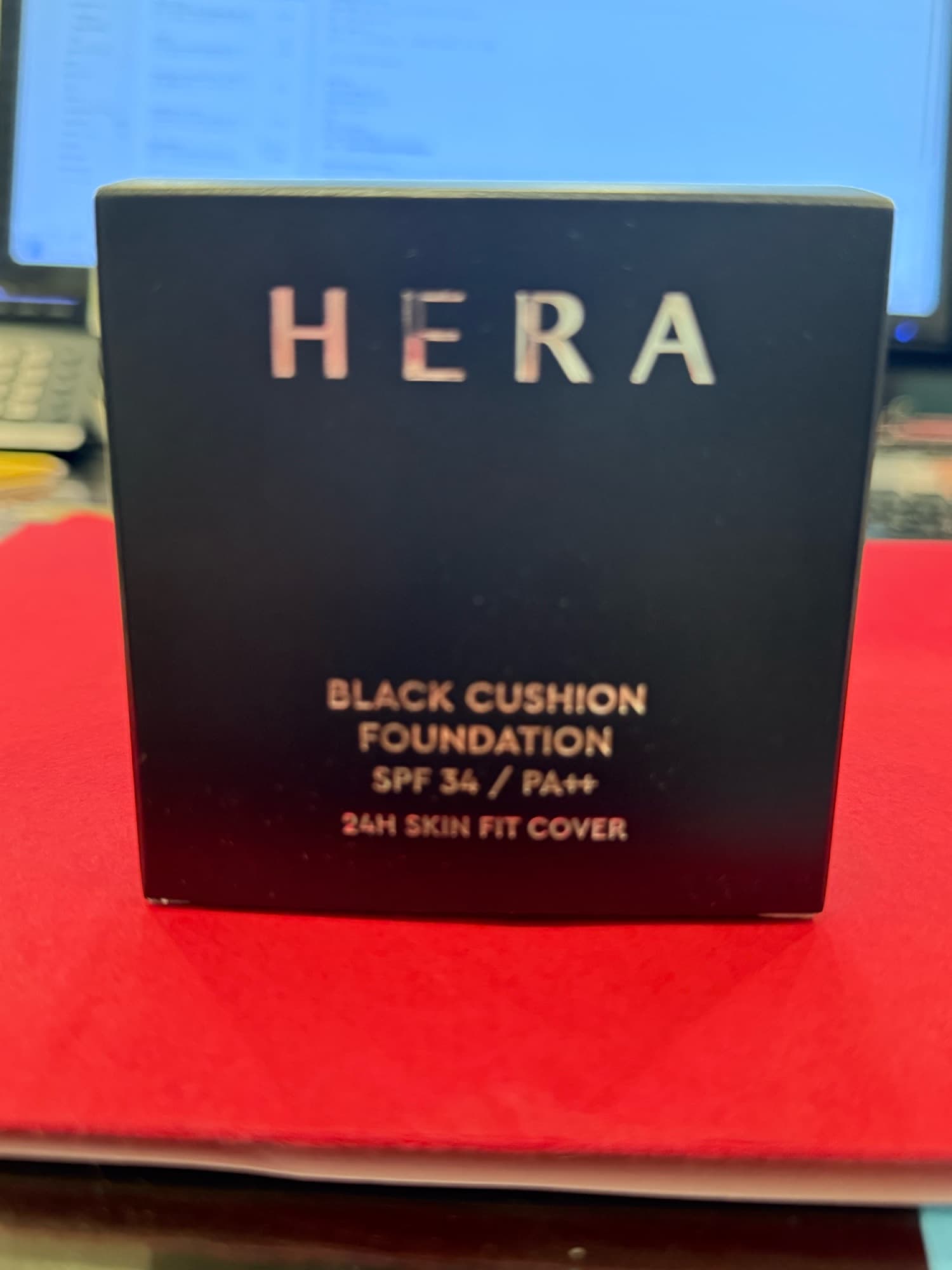 HERA Black Cushion Foundation - 1