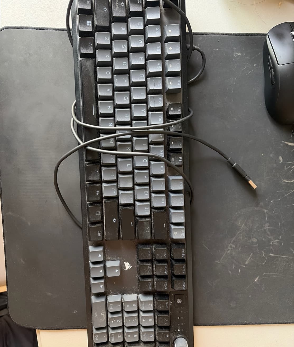 커세어게이밍 키보드 팝니다 - 1