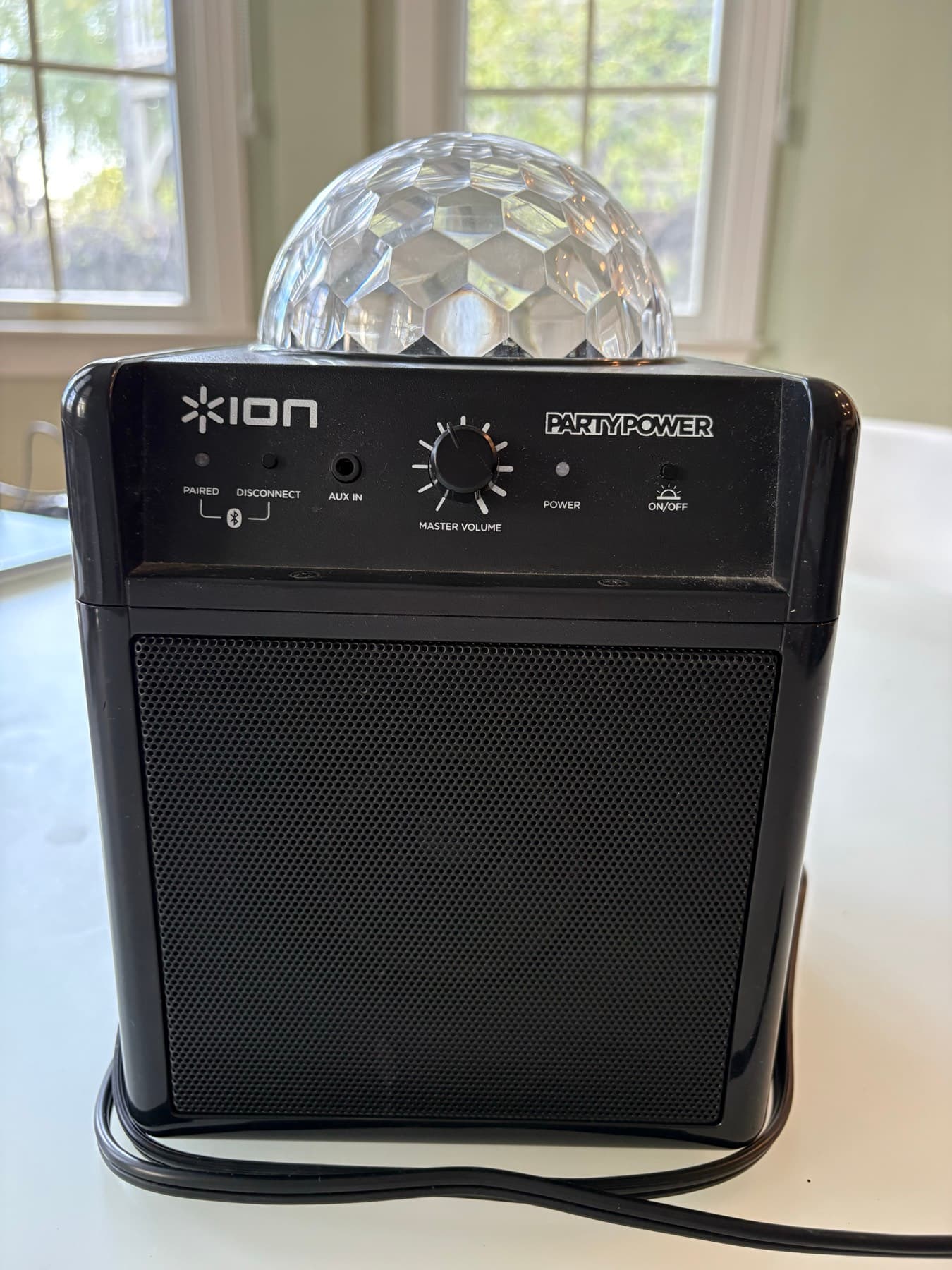 ION Party Power 블루투스 스피커 (디스코 조명 포함) - 1