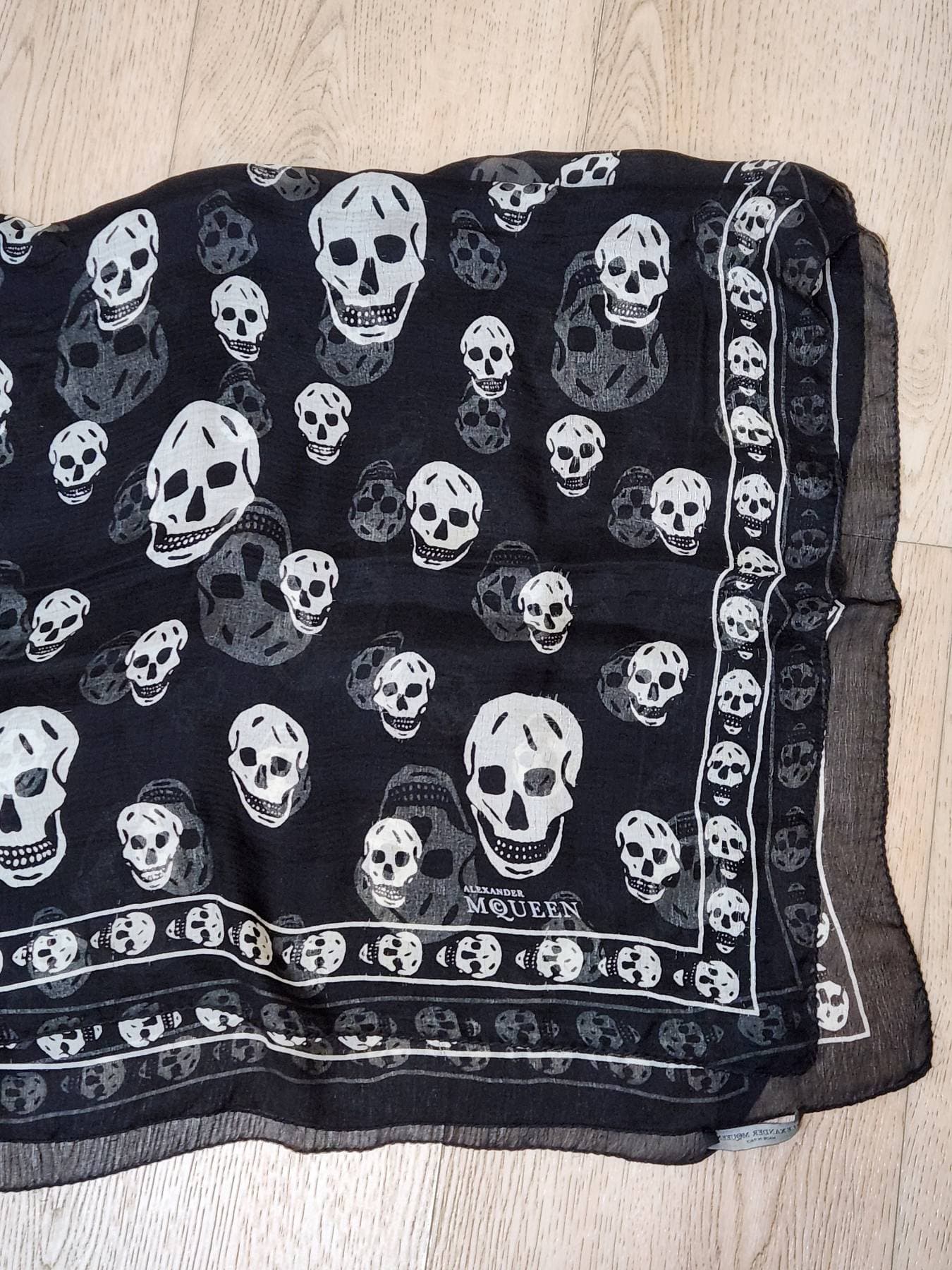 Alexander McQueen skull scarf - 1