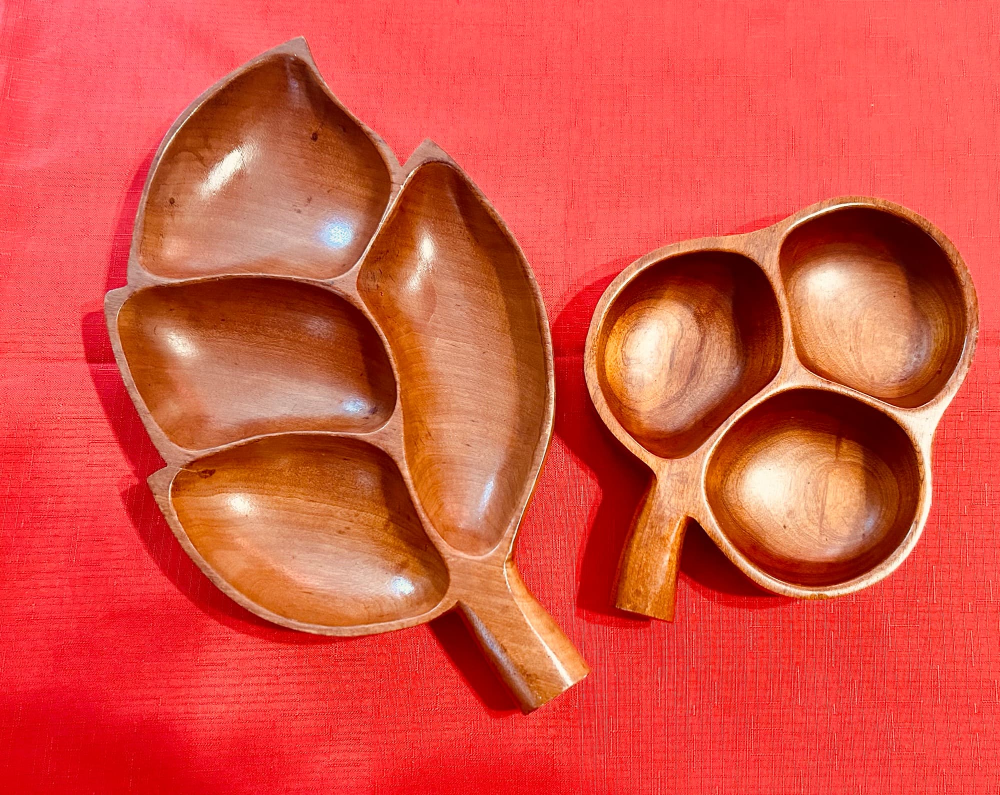 미드센추리 모던 스타일의 몽키포드(Monkey Pod) 또는 아카시아 나무 트레이 - 1