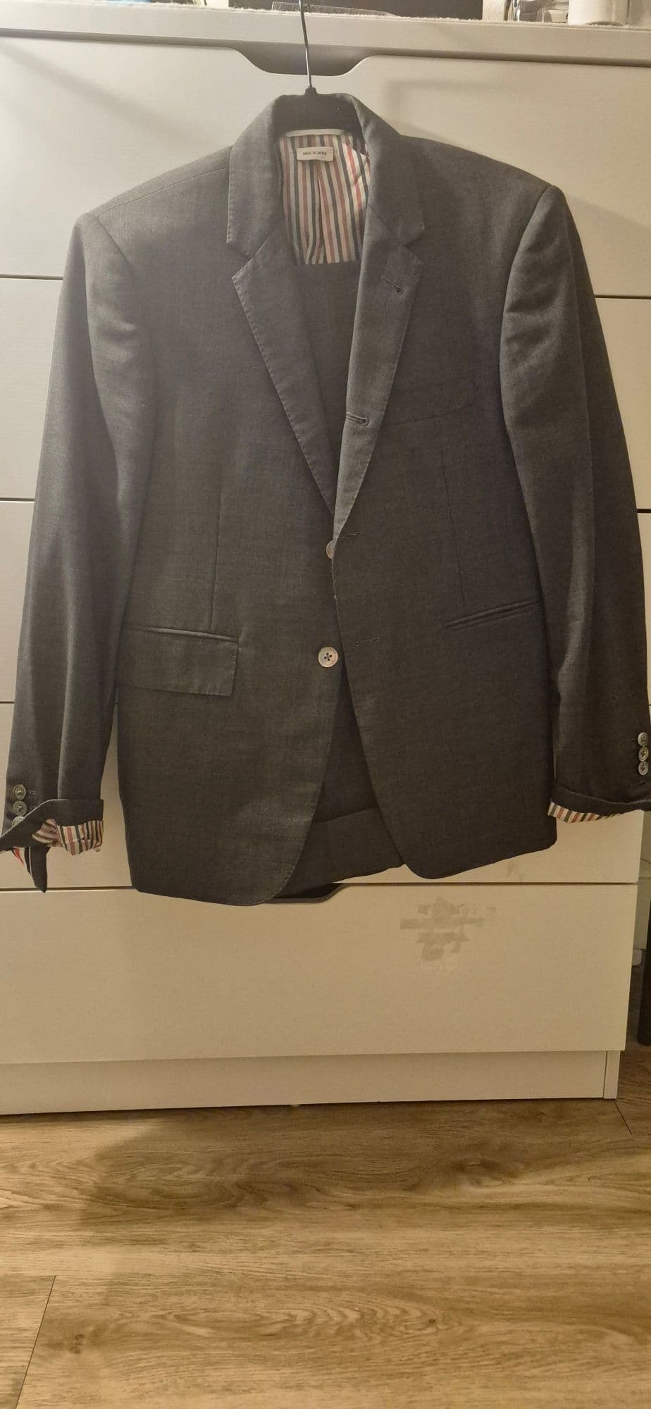 톰브라운 , 디올 수트 - 1