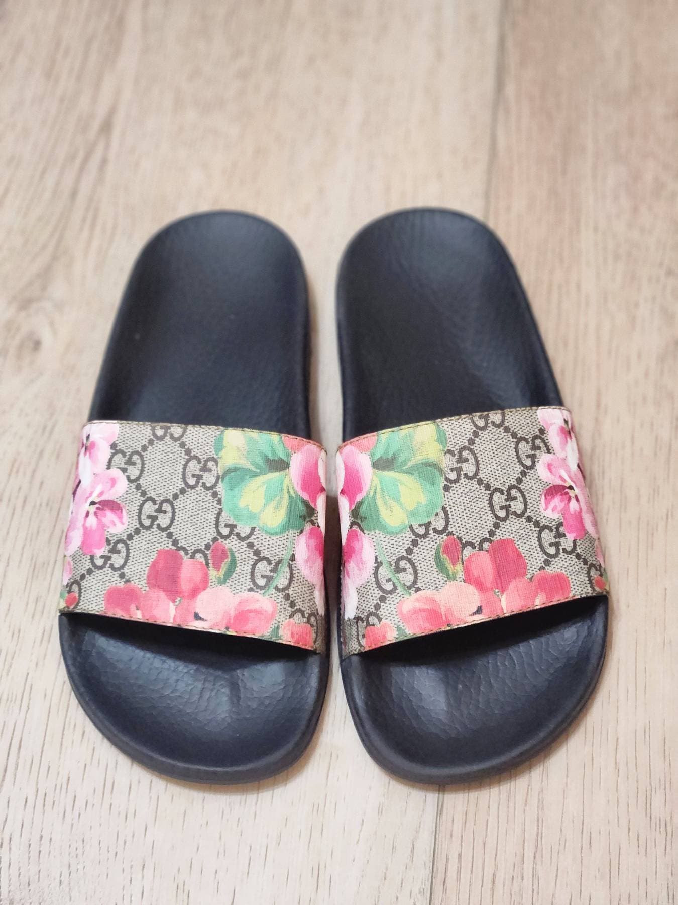 Gucci Rubber slide sandals - 1