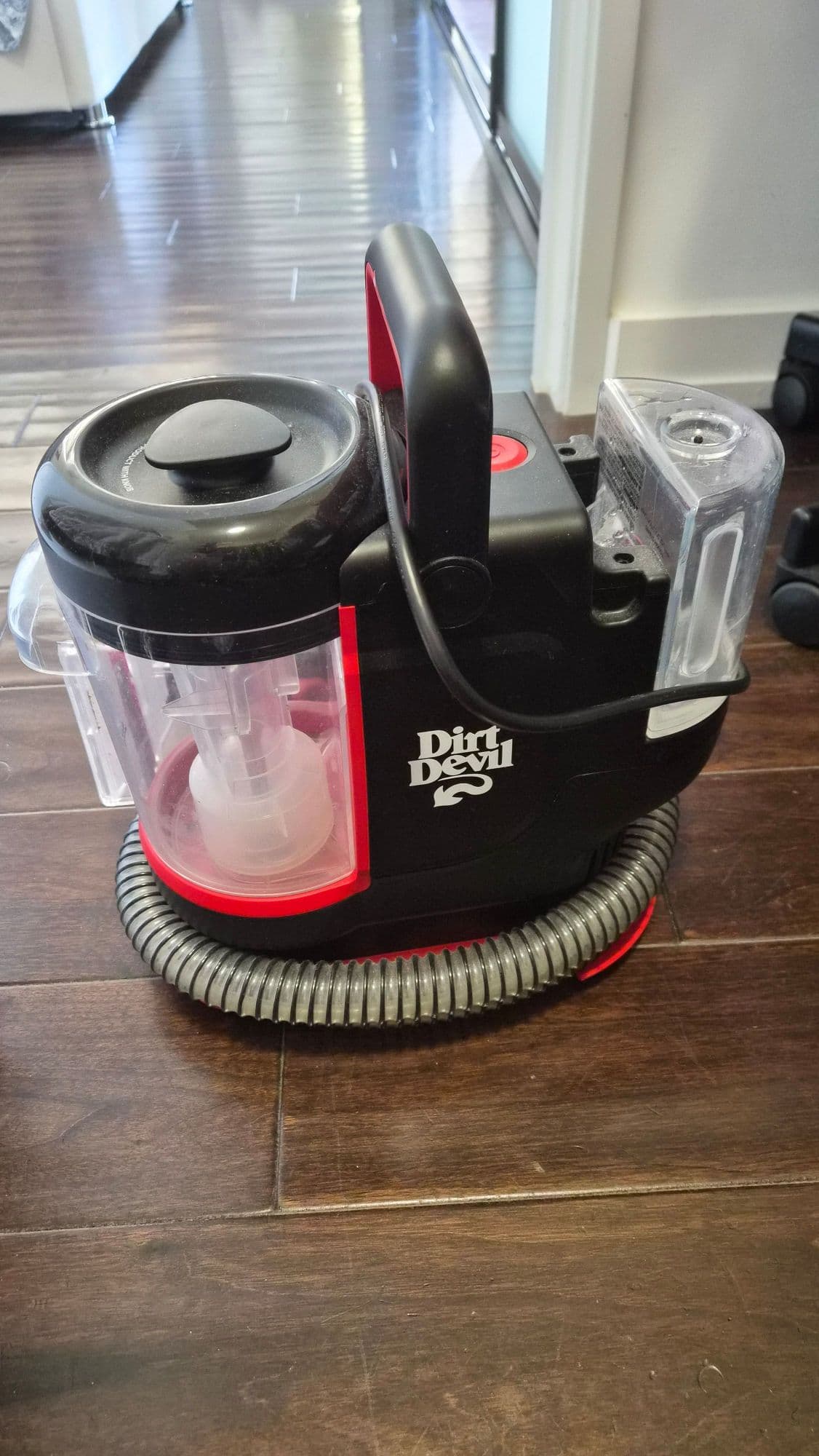 카펫 청소기 - 1