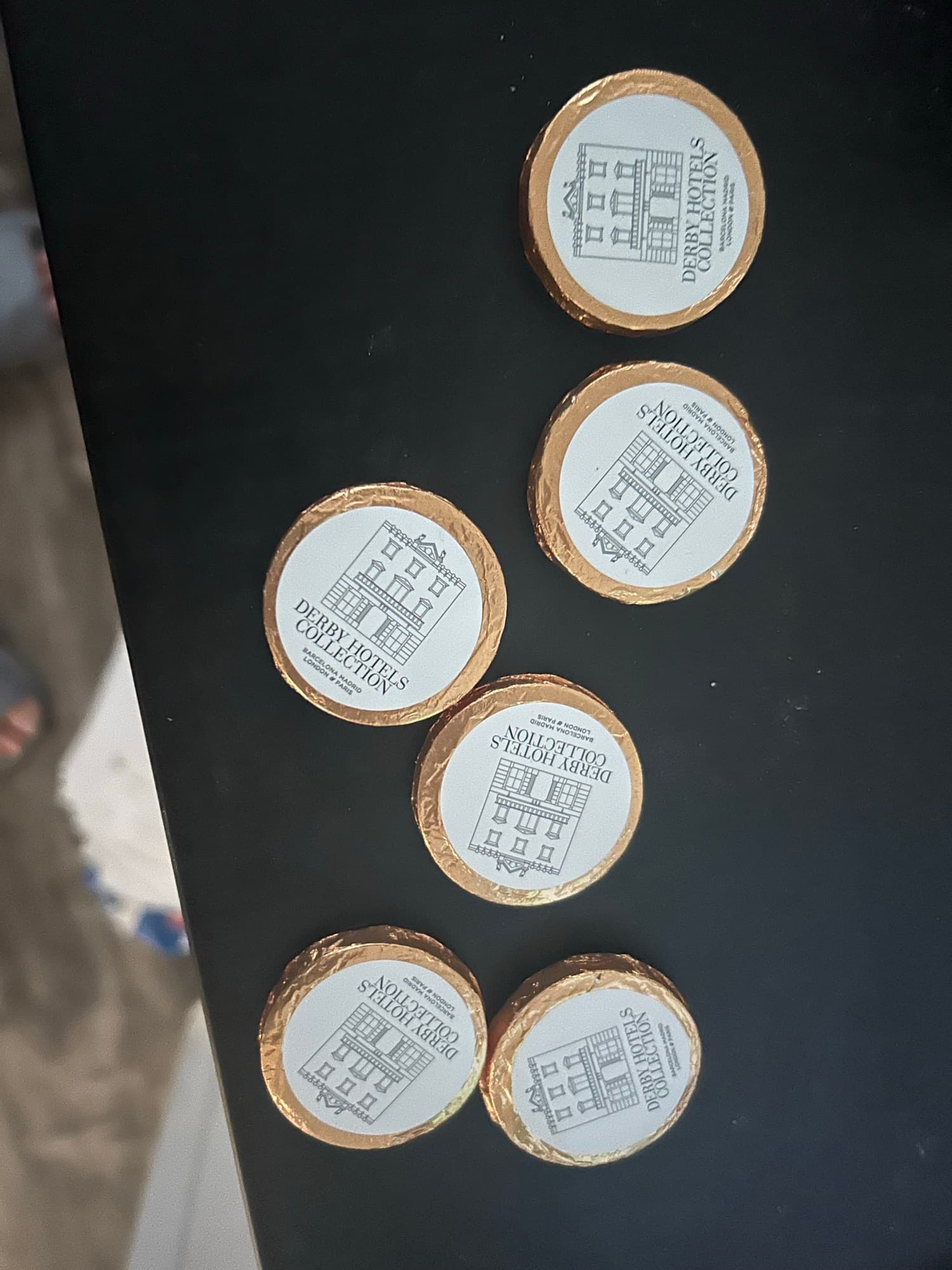 지난 주 4성급 호텔에서 받은 초콜릿 - 1