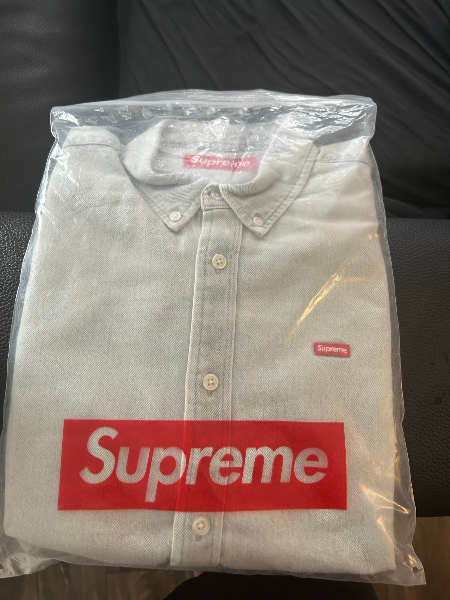 새상품) 정품 M,L 슈프림 스몰 박스 셔츠 워시드블루 데님 청난방 24ss - 1