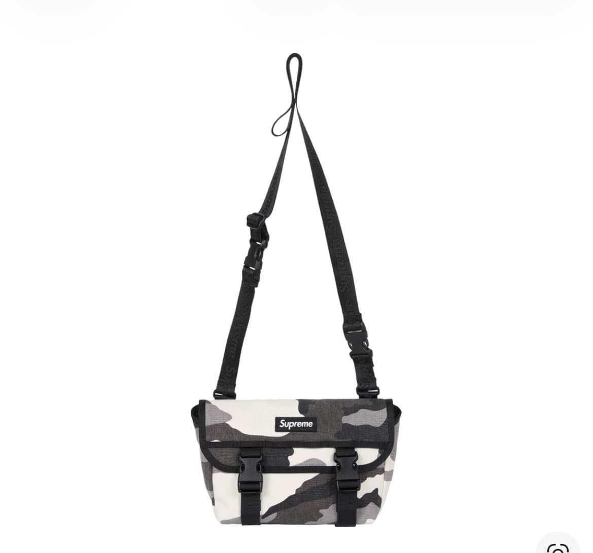 새상품 정품 슈프림 미니 메신저 백 스노우 카모 - 25SS - 1