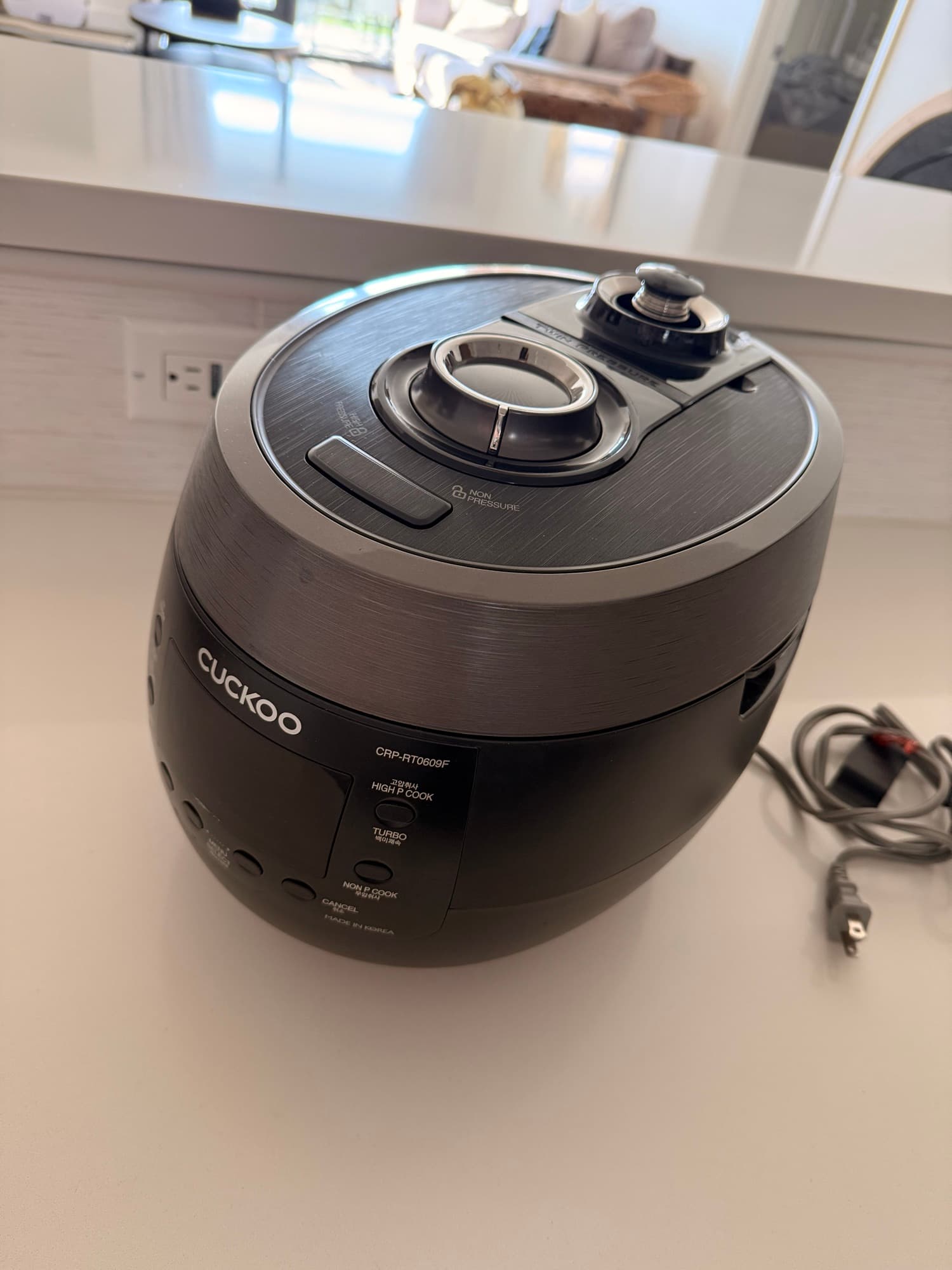쿠쿠 밥솥 6인용 - 1
