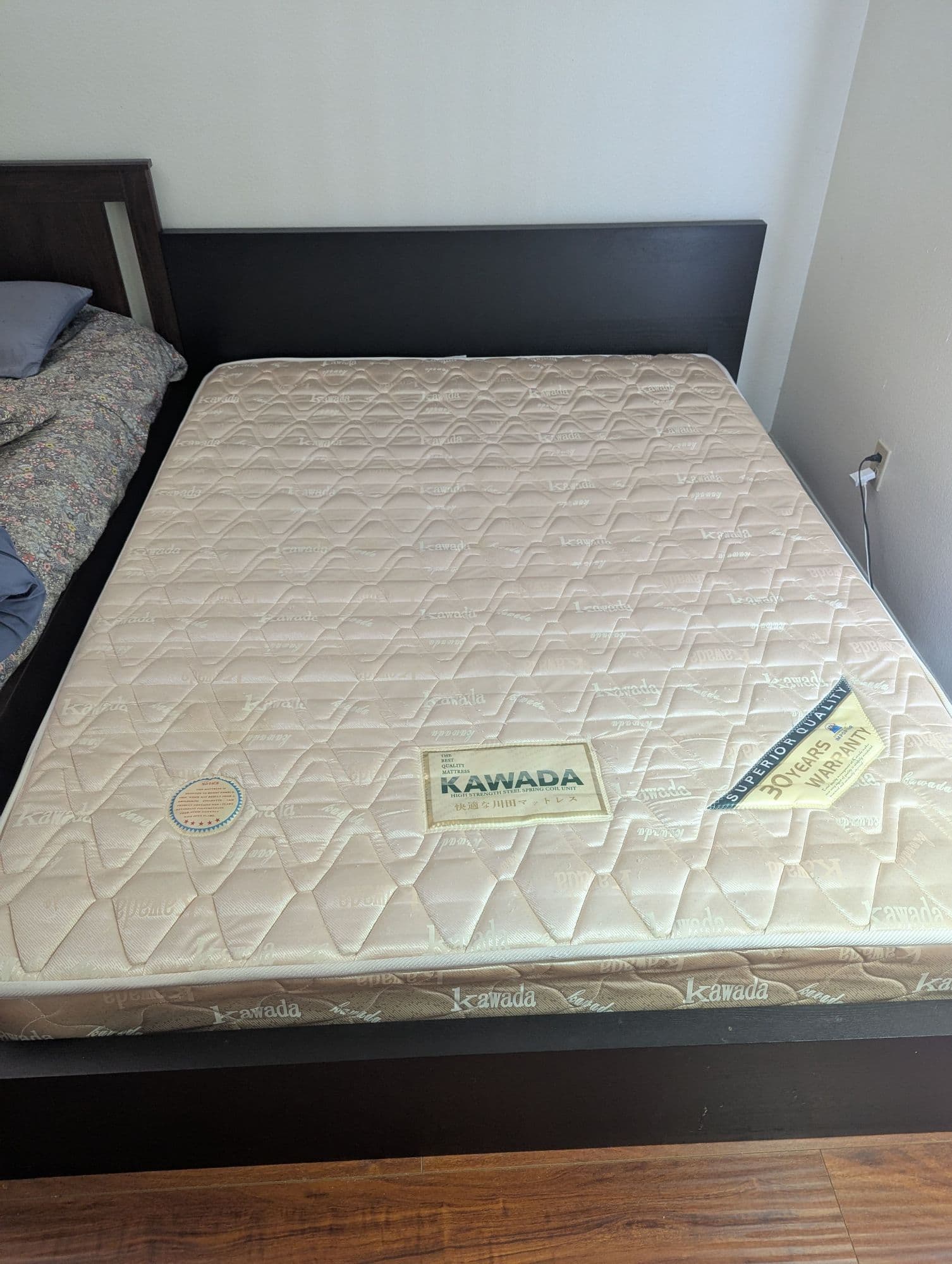 Queen size mattress frame - 1