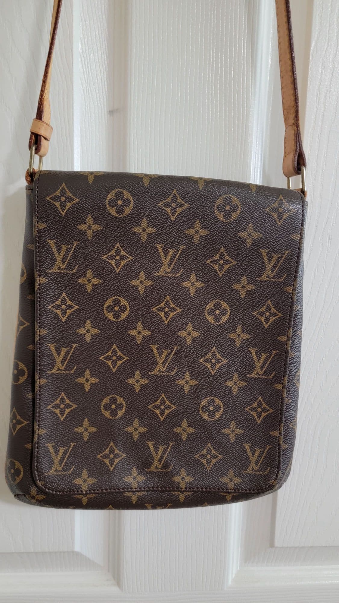LV cross body bag ( 가품) - 1