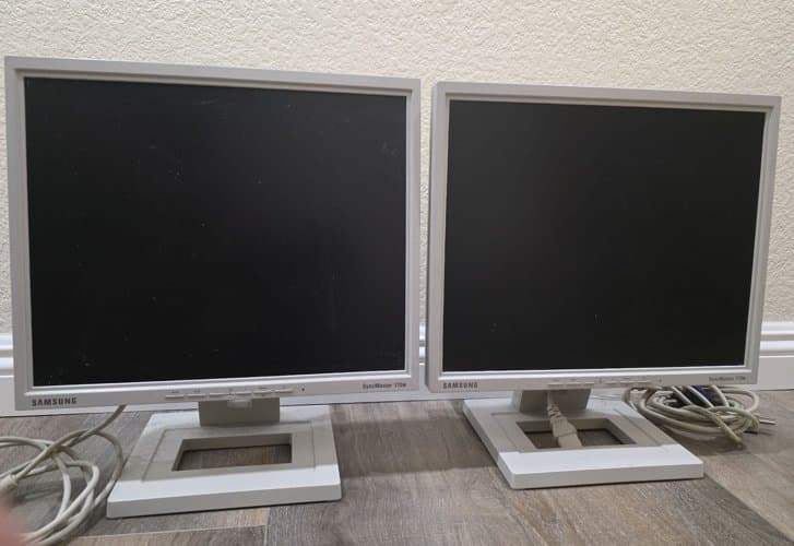 Samsung 170N 모니터 2대 모두 $20