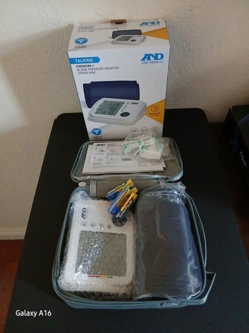 음성안내가 되는  혈압측정기