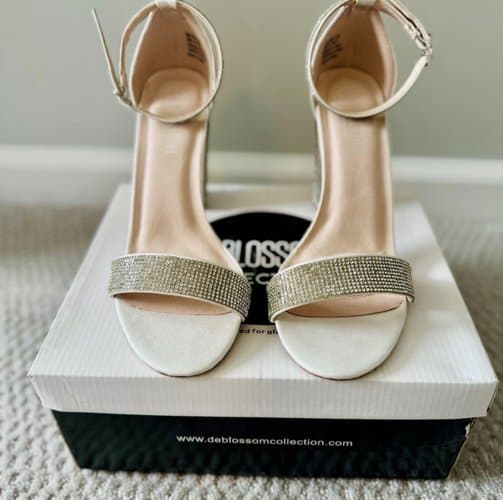 White Wedding Bridal heels 8 Wide 웨딩슈즈
