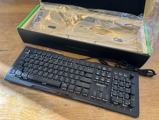 ROCCAT Vulcan Pro 키보드 (풀사이즈, 유선)