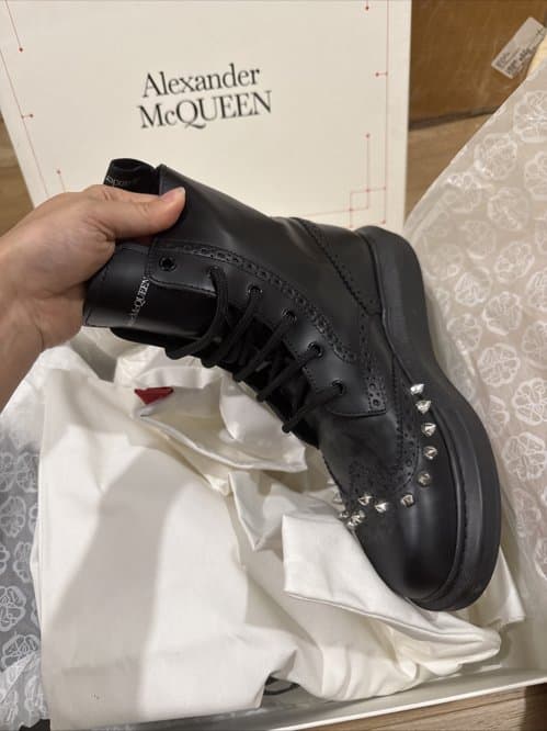 알랙산더 맥퀸 블랙 스터드 37 정품