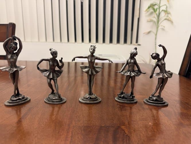 발레리나 밀납인형