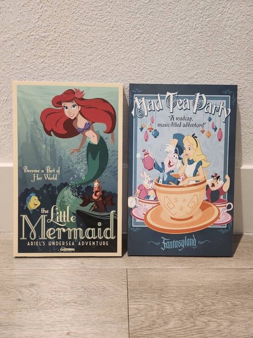 디즈니 그림 2개