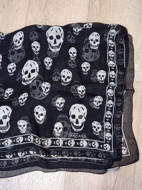 Alexander McQueen skull scarf