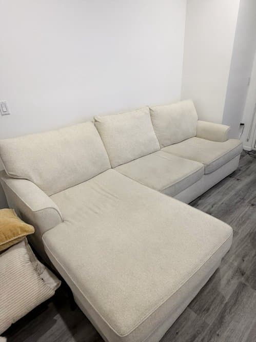 Living spaces 소파