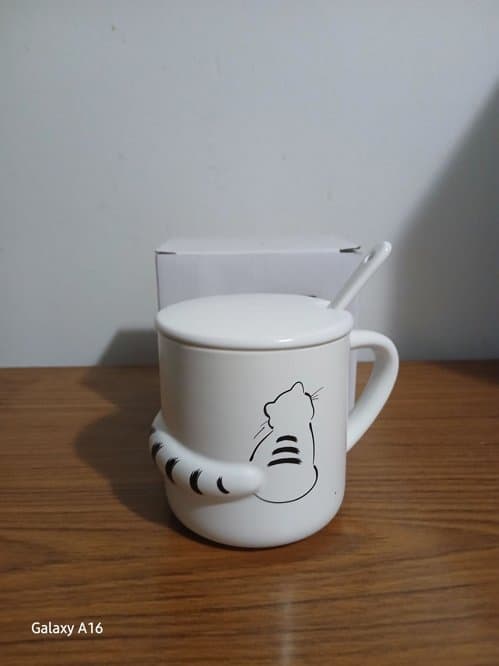 입체 고양이모앵 뚜껑과 스푼있는도자기컵세트