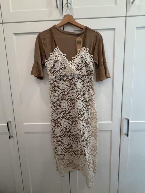 옷장정리 - 티셔츠 + 뷔스티에 레이스 원피스