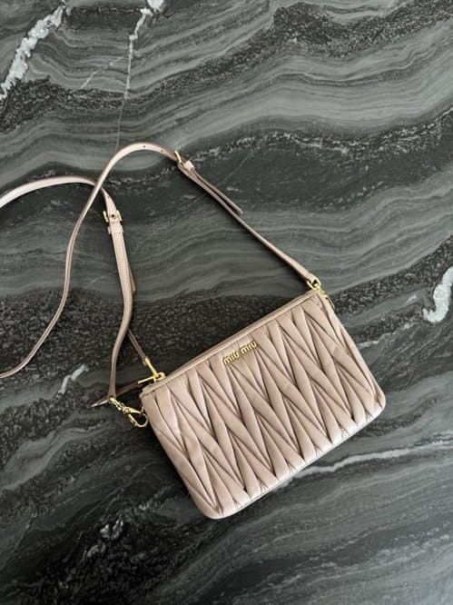 Miumiu 미우미우 마테라세 크로스백