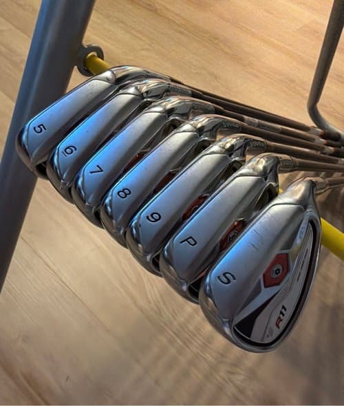 Taylormade R11 iron set 5-sw( 7pcs) excellent