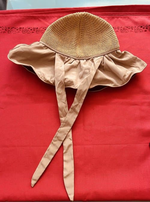 리본 와이드 챙 모자
