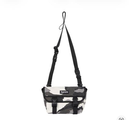 새상품 정품 슈프림 미니 메신저 백 스노우 카모 - 25SS