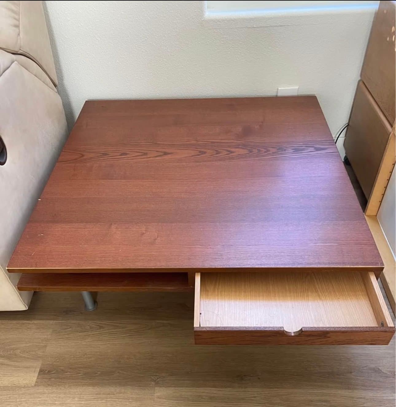 IKEA 커피테이블 (서랍 + 수납공간) - 1